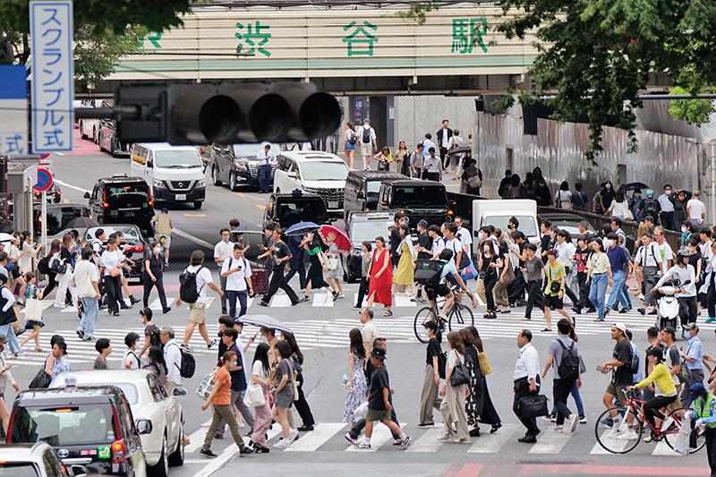 岸田“黄金三年”后黯然出局，自民党总裁选战缺少绝对王者  第3张